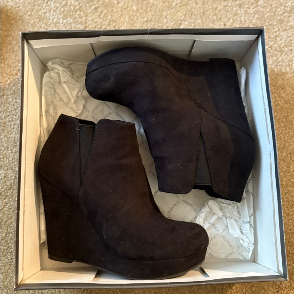 Xappeal Black Suede Wedge Booties Sz 6.5